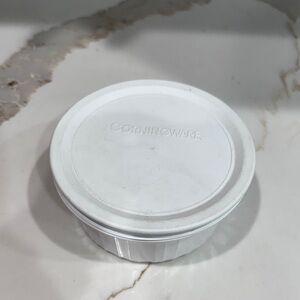 White Corningware Bowl w/ Lid F-16-B 500ml